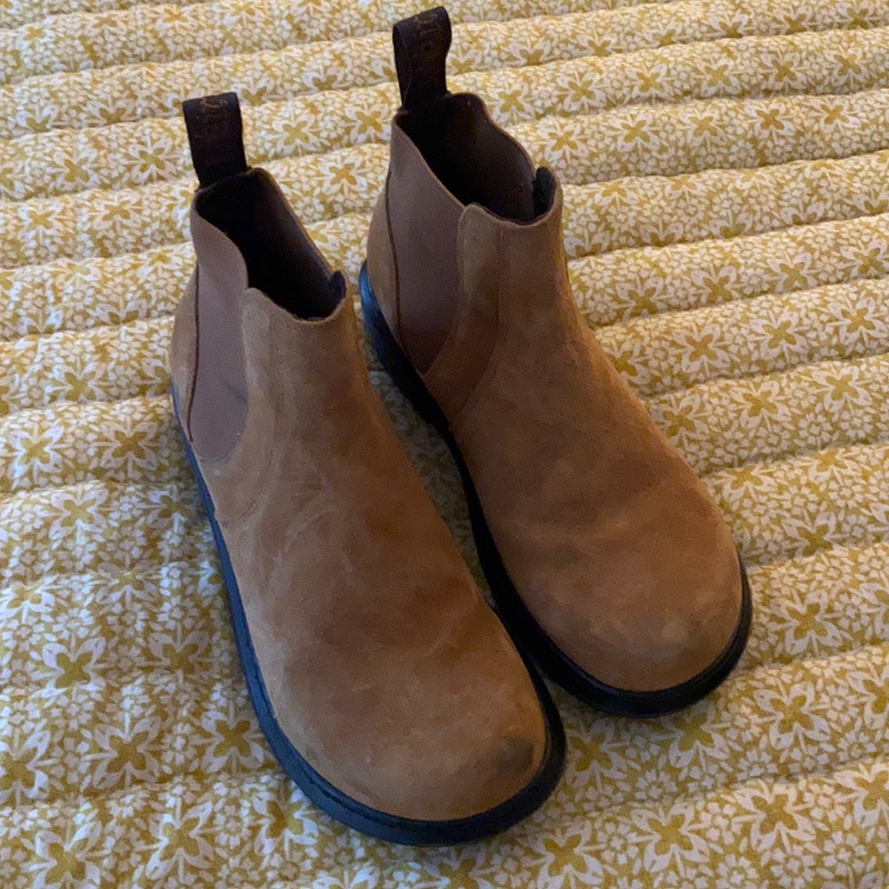 Doc Marten Chelsea boot